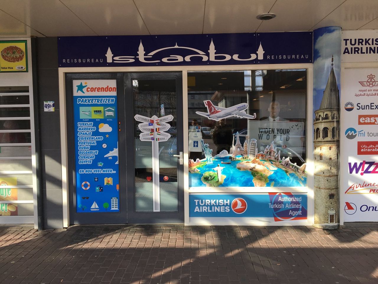 Eindresultaat raambelettering Istanbul Reisbureau Rotterdam