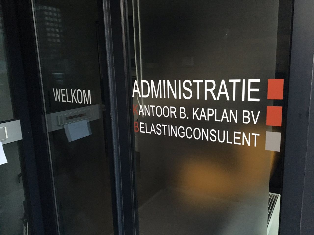Glasfolie kantoor Rotterdam — transparante werkwijze Alfa Reclame